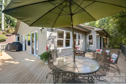 2240 E Cumming Woods Lane, Hendersonville, NC 28739 - Photo 32