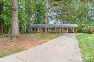 310 Oakwood Dr, Mount Holly, NC 28120 - Photo 2