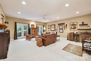 60 S Kuykendall Ct, Hendersonville, NC 28739 - Photo 34