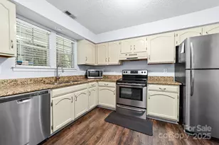 6501 Clavell Ln, Charlotte, NC 28210 - Photo 8