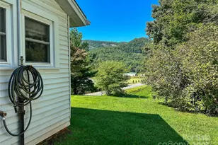 241 Canada Rd, Tuckasegee, NC 28783 - Photo 18