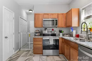 404 Villas Ct, Asheville, NC 28806 - Photo 8