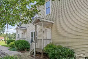 404 Villas Ct, Asheville, NC 28806 - Photo 2