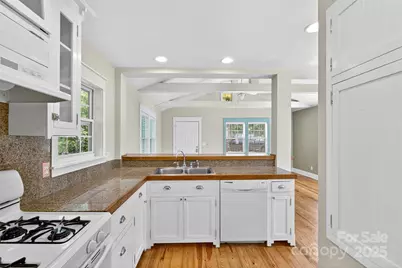 160 E Howard Street, Tryon, NC 28782 - Photo 14