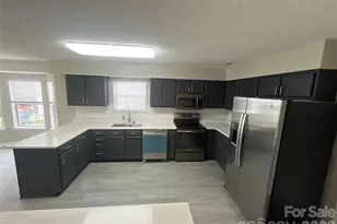 12042 Mallard Ridge Dr, Charlotte, NC 28269 - Photo 4