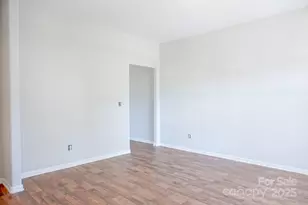 7507 Malden Park Dr, Charlotte, NC 28215 - Photo 24