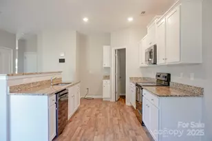 7507 Malden Park Dr, Charlotte, NC 28215 - Photo 2