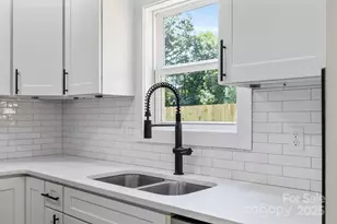 67 Valentine St, Flat Rock, NC 28731 - Photo 10