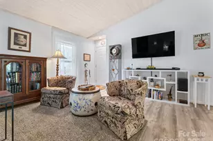 33 Resada Dr, Brevard, NC 28712 - Photo 10