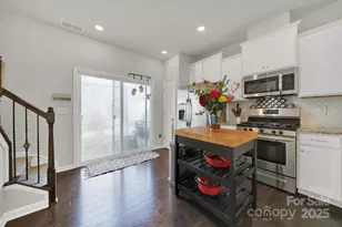 6946 Walnut Branch Ln, Charlotte, NC 28277 - Photo 8