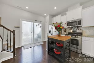 6946 Walnut Branch Ln, Charlotte, NC 28277 - Photo 8