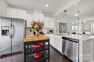 6946 Walnut Branch Ln, Charlotte, NC 28277 - Photo 6