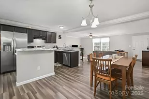 402 Shiloh Rd, Statesville, NC 28677 - Photo 12