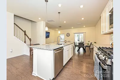348 Abington Street, Matthews, NC 28104 - Photo 4