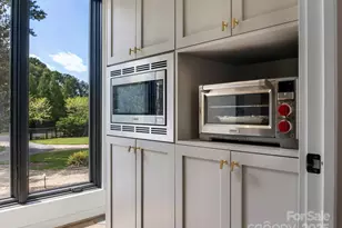 3637 Pelham Ln, Charlotte, NC 28211 - Photo 12