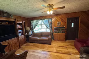 3957 Hollywood Ridge Rd, Lenoir, NC 28645 - Photo 10