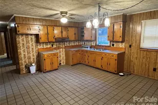 3957 Hollywood Ridge Rd, Lenoir, NC 28645 - Photo 6