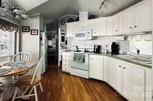 189 Laurel Wood Ln, Traphill, NC 28685 - Photo 4