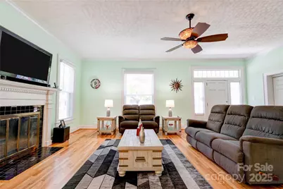 615 W Warren Street, Shelby, NC 28150 - Photo 6