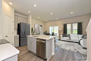 4108 Summit Woods Dr, Charlotte, NC 28216 - Photo 2