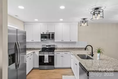 204 Beacon Avenue, Morganton, NC 28655 - Photo 6