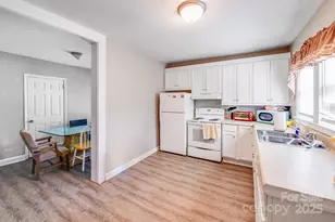 301 S Mountain St, Cherryville, NC 28021 - Photo 10