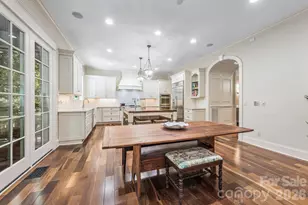 946 Laurel Creek Ln, Charlotte, NC 28211 - Photo 8