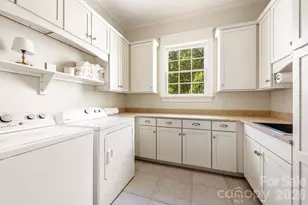 946 Laurel Creek Ln, Charlotte, NC 28211 - Photo 16