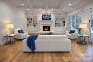 946 Laurel Creek Ln, Charlotte, NC 28211 - Photo 4