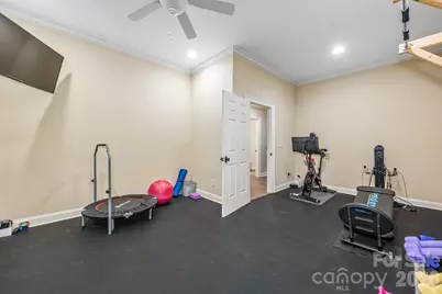 946 Laurel Creek Lane, Charlotte, NC 28211 - Photo 32