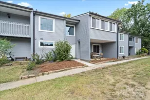 6610 Point Comfort Ln, Charlotte, NC 28226 - Photo 4