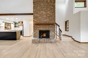 402 Woodfield Dr, Asheville, NC 28803 - Photo 4