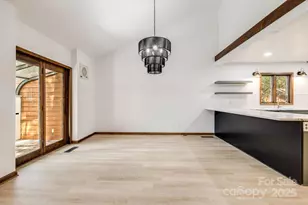 402 Woodfield Dr, Asheville, NC 28803 - Photo 6