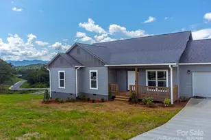 381 Scenic Rdg Cir, Franklin, NC 28734 - Photo 2
