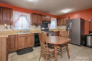 731 E Center Ave, Mooresville, NC 28115 - Photo 12