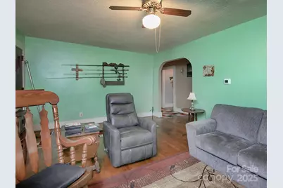 731 E Center Avenue, Mooresville, NC 28115 - Photo 6