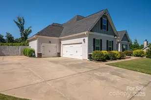 2613 Lake Front Dr, Belmont, NC 28012 - Photo 4