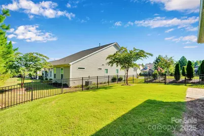 8206 Festival Way, Charlotte, NC 28215 - Photo 6