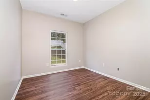 9012 Hedge Maple Rd, Charlotte, NC 28269 - Photo 12