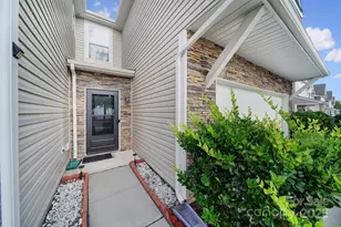 832 Summerlake Dr, Fort Mill, SC 29715 - Photo 2