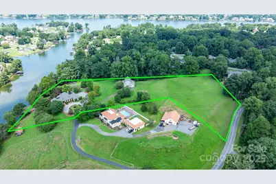 364 39th Avenue Drive NW, Hickory, NC 28601 - Photo 2