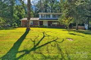 201 Bayberry Dr, Salisbury, NC 28147 - Photo 2