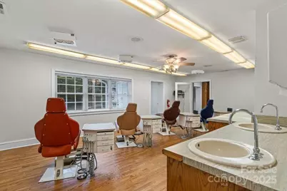 492 W Main Street, Forest City, NC 28043 - Photo 6