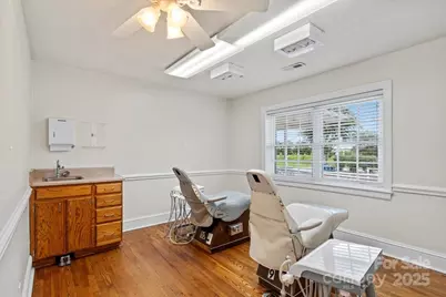 492 W Main Street, Forest City, NC 28043 - Photo 10