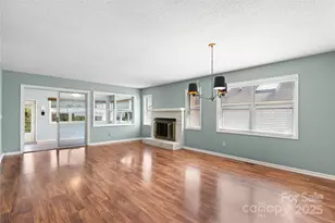 129 Exeter Ct, Hendersonville, NC 28791 - Photo 10