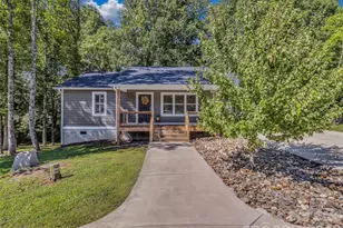 212 Walt Dr, Hendersonville, NC 28792 - Photo 2