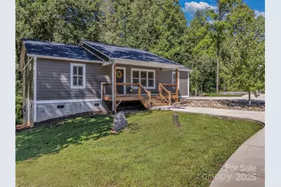 212 Walt Drive, Hendersonville, NC 28792 - Photo 2