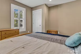 212 Walt Dr, Hendersonville, NC 28792 - Photo 36