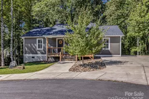 212 Walt Dr, Hendersonville, NC 28792 - Photo 4