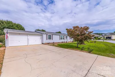 445 Riverwind Drive, Hendersonville, NC 28739 - Photo 4